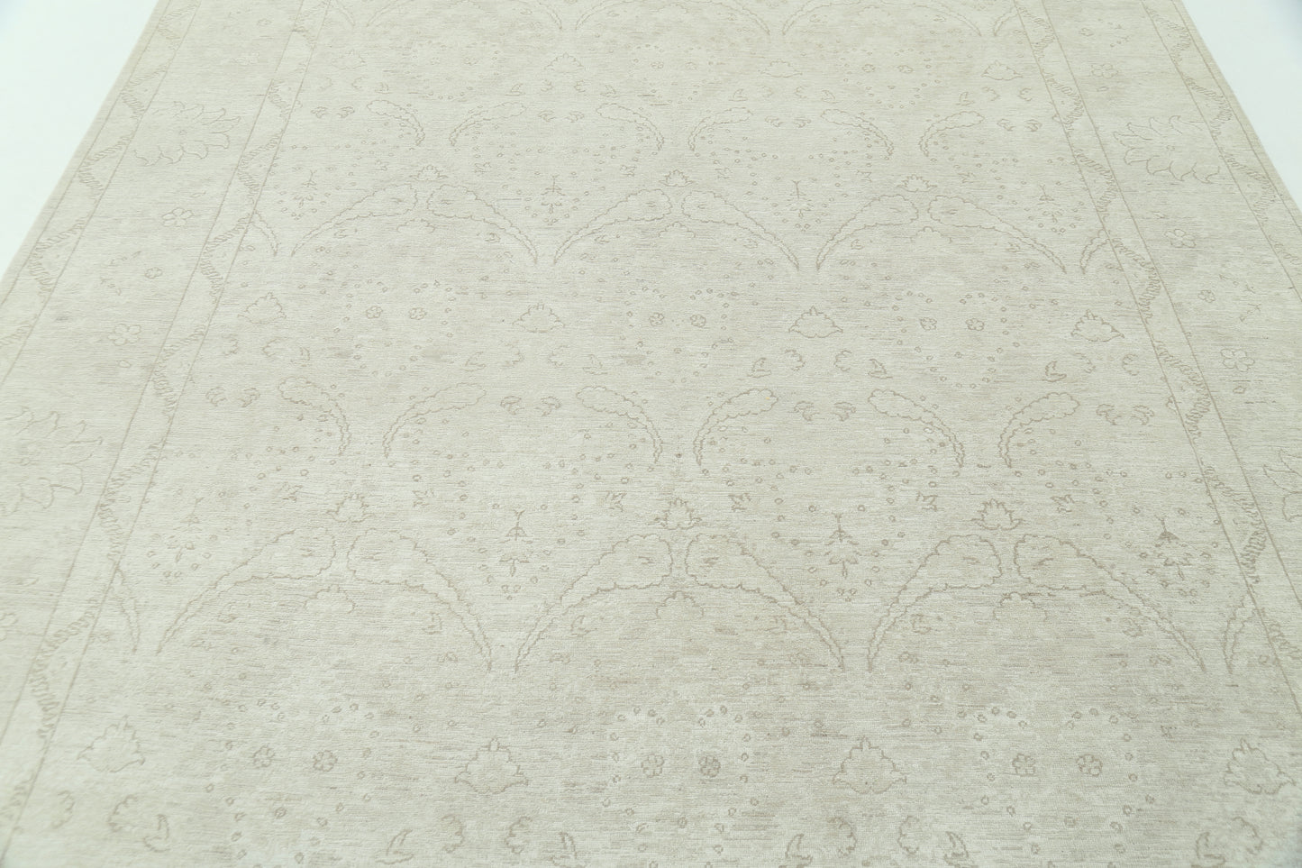 New Traditional Serenity Hand Knotted Wool Rug - 7'9'' x 9'9'' 7' 9" x 9' 9" (236 x 297) / Ivory / Wool